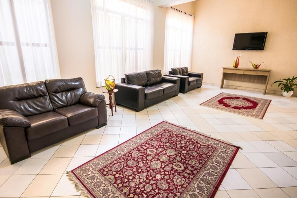 Hotel Euro Suite Pocos De Caldas By Nacional Inn מראה חיצוני תמונה